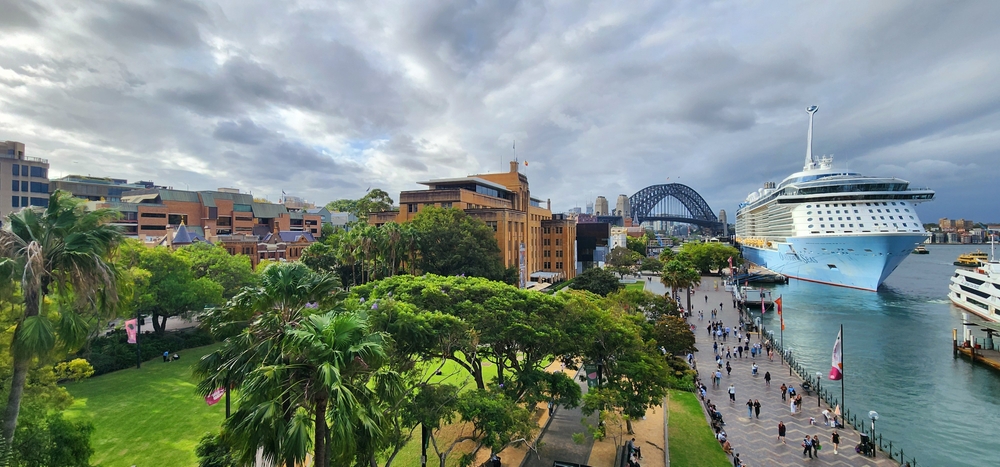 How Park & Street Furniture in Melbourne and other Australian Cities Helps Prevent Urban Sprawl | Building Stronger Cities with Streetscape Elements like Bus Shelters & Commercial Outdoor Benches