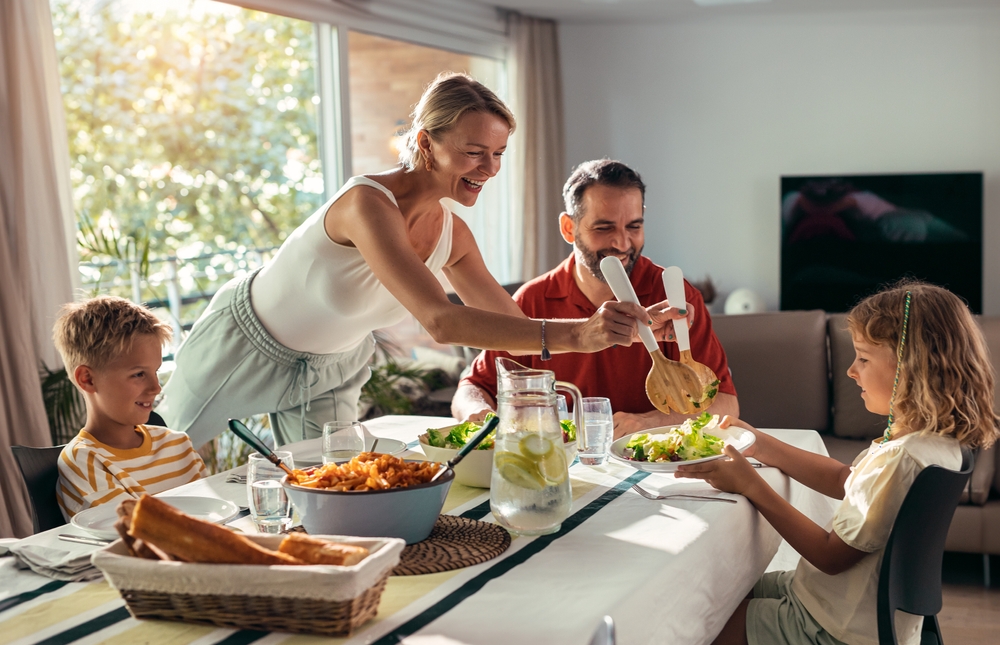 Health Benefits of Eating Together | Family Mealtimes | Registered Dietitians in Australia for Individuals, Families, Care Homes, ADHD & More